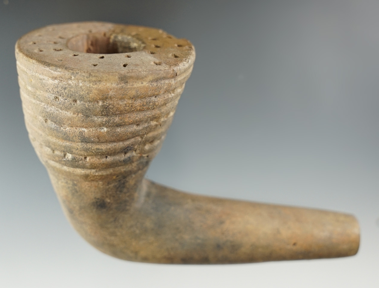 Excellent style on this 4 1/4" long restored ring bowl pipe with punctate design.