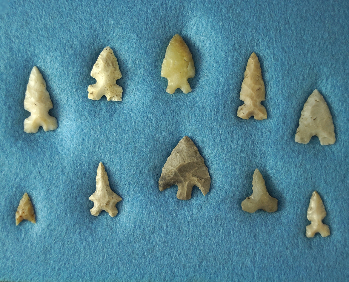 Set of 10 Southwestern U. S. Arrowheads, largest is 3/4".