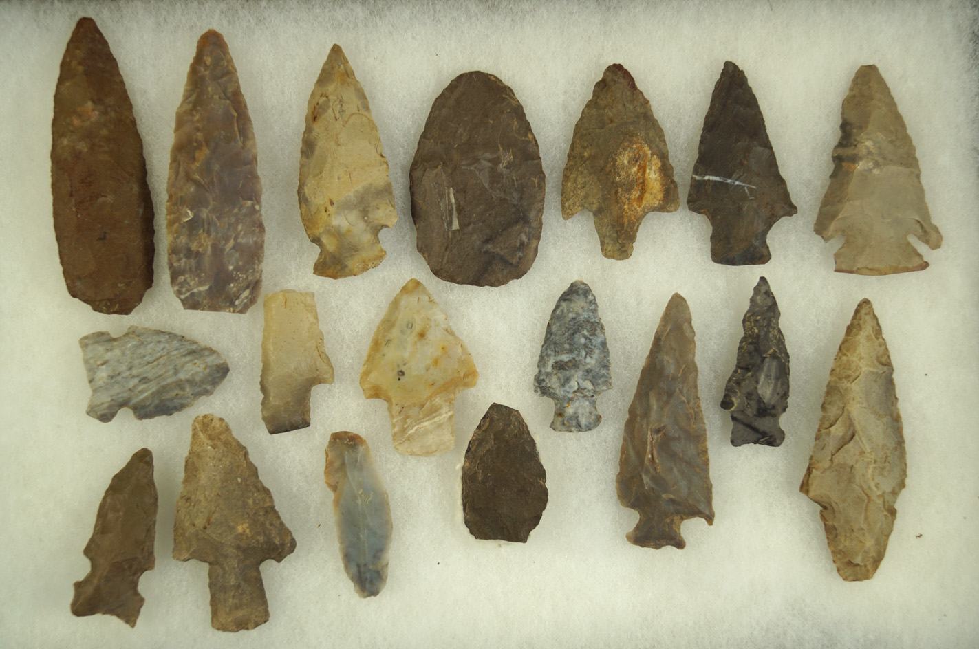 Set of 18 assorted Ohio in Kentucky Arrowheads, largest is 3".