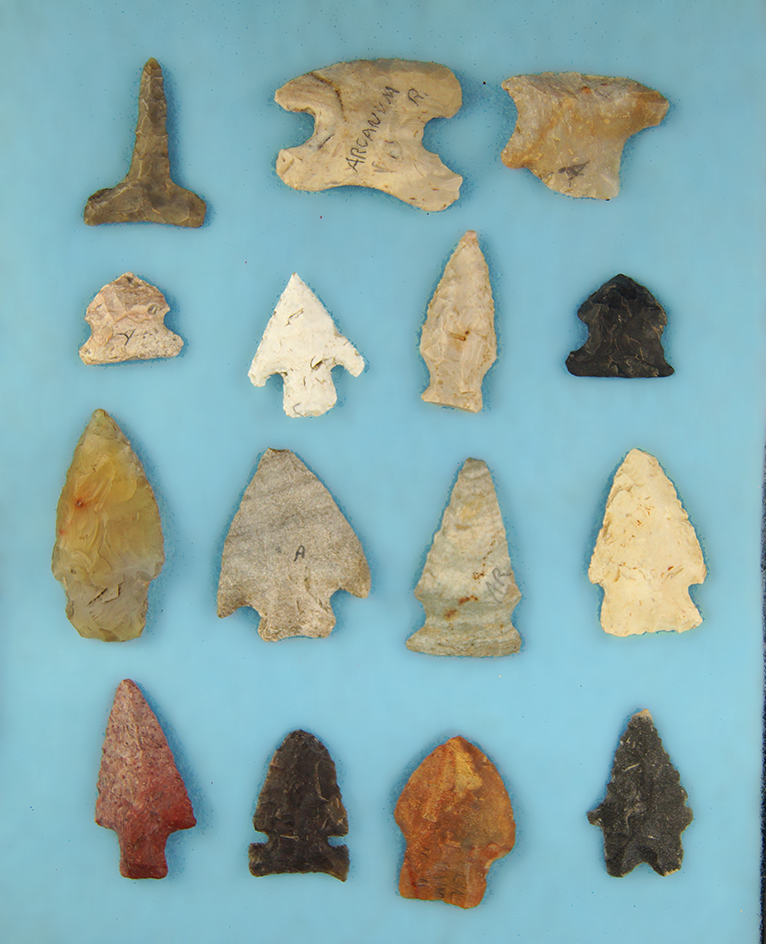 Group of 15 assorted Ohio Arrowheads. Ex. R. Thiebeau. Largest is 1 3/4".