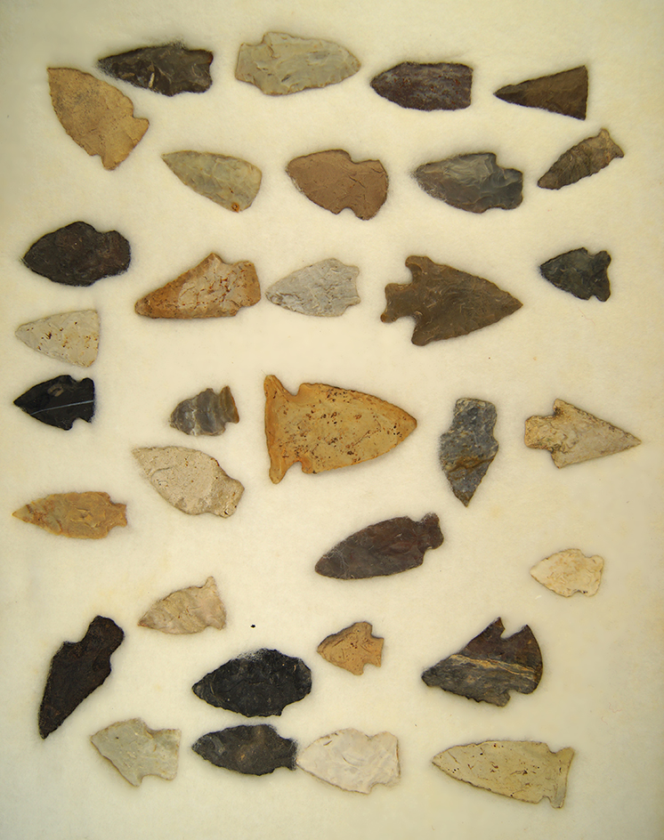 Nice set of assorted Ohio Arrowheads, largest is 2 3/8".