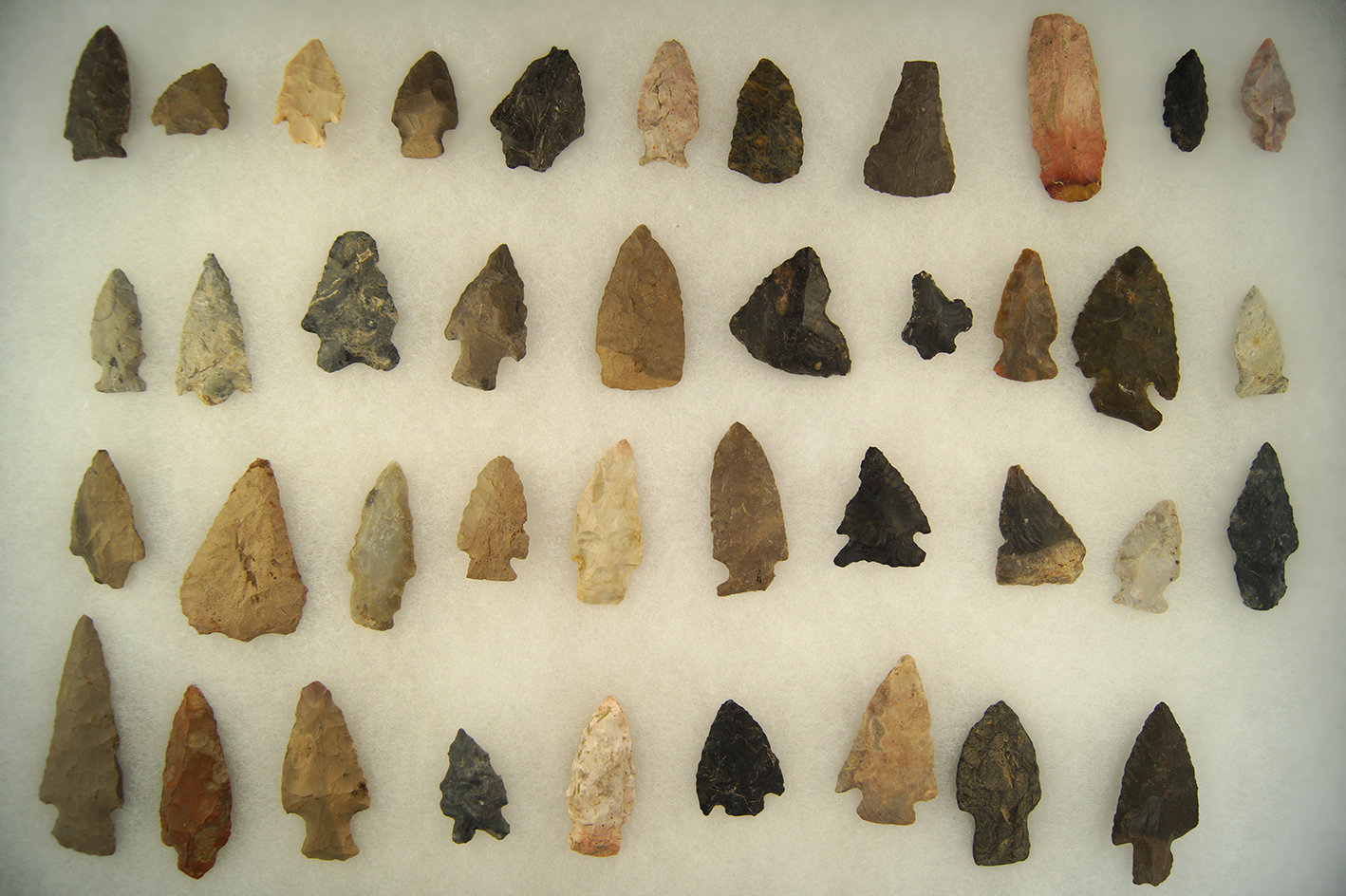 Large group of Ohio Arrowheads, largest is 3 1/4".