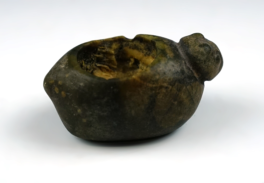 Rare 1 13/16" Miniature Canopa found in Peru.