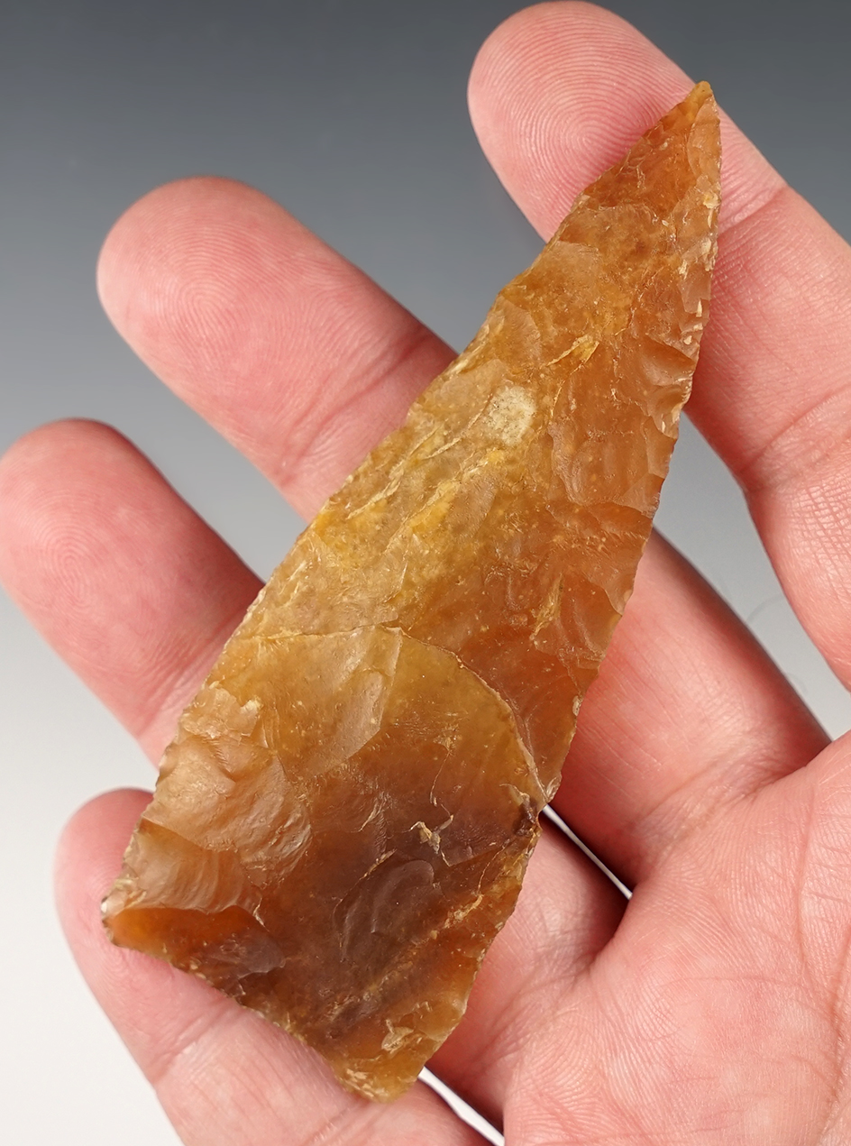 Highly translucent 3 11/16" Triangular Knife made from high grade material. 