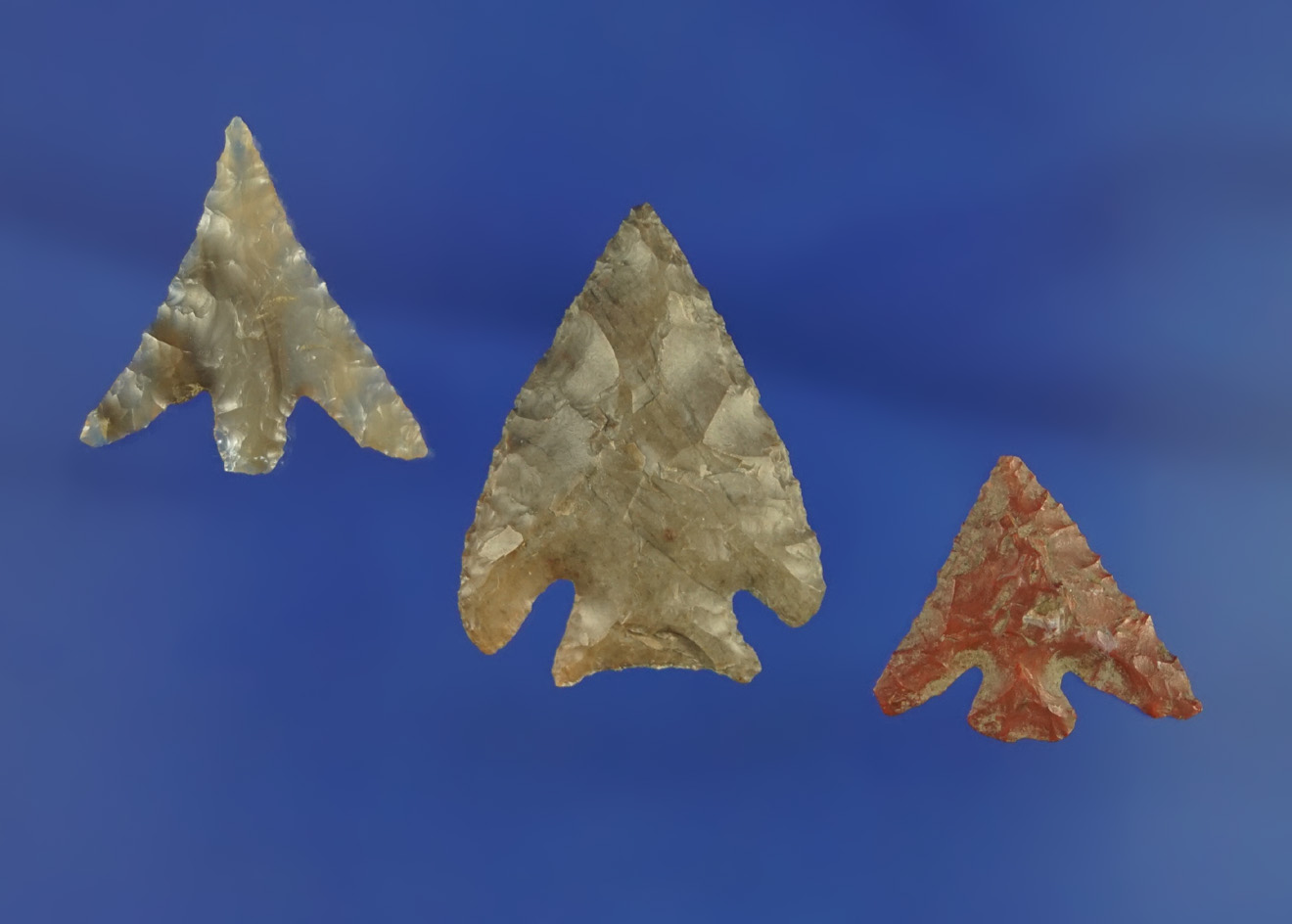 Set of three very nice Columbia Plateau points found near the Columbia River. Largest is 1".