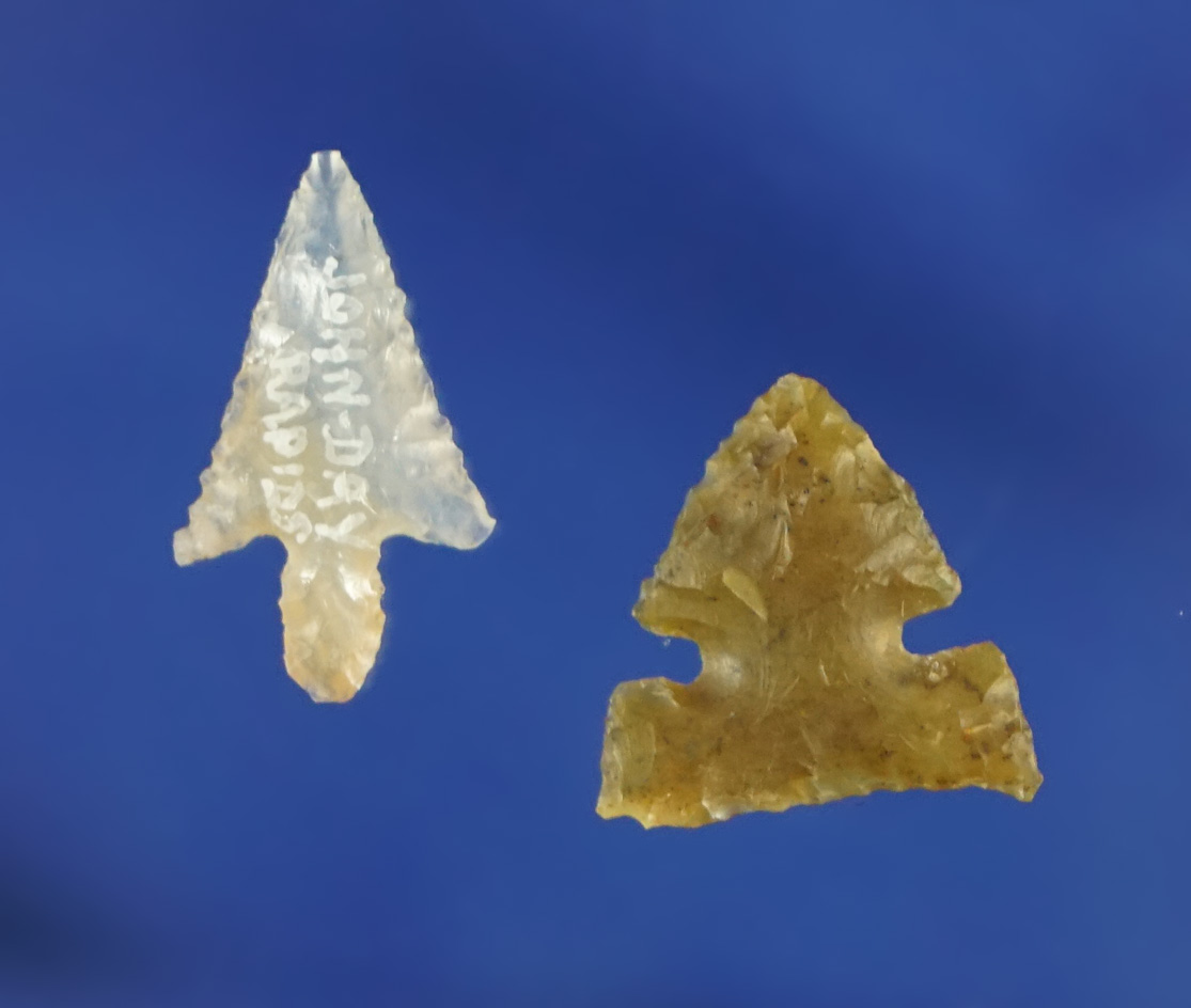 Pair of small but finely made Columbia River Gempoints, largest is 5/8" - Very nice condition.