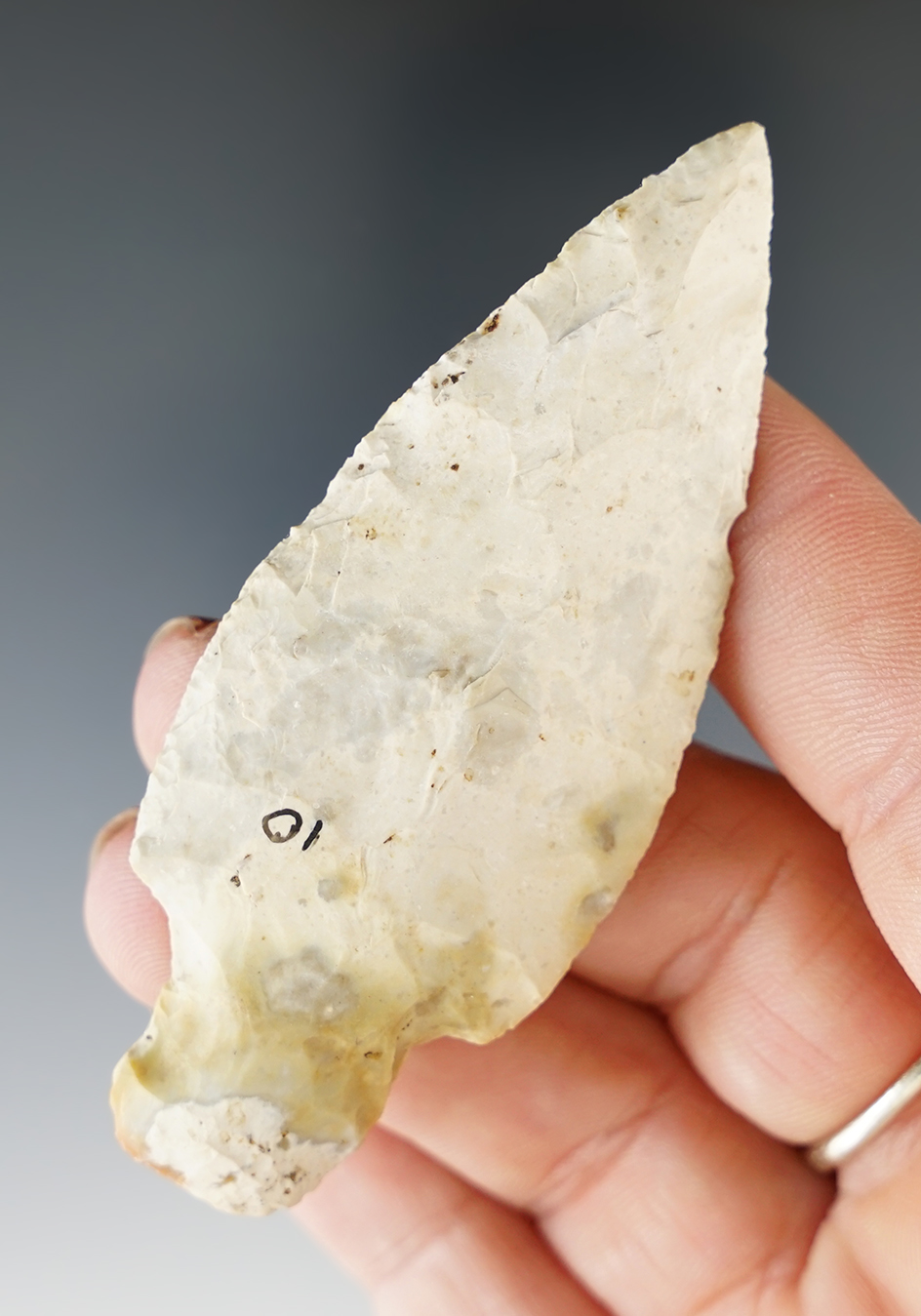 3" Adena that is very nicely flaked from Multi-color Flint found in Illinois.