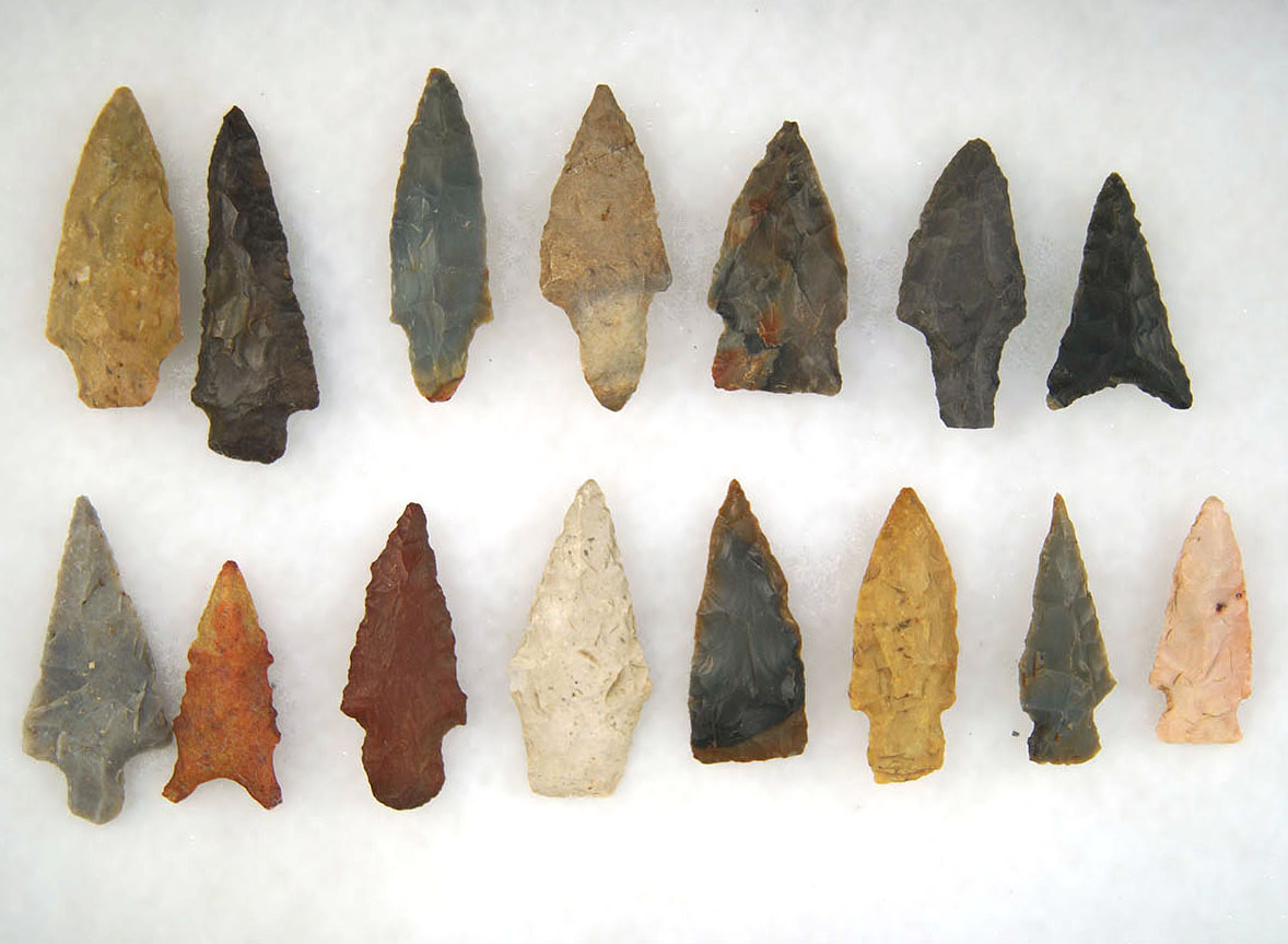 15 assorted Midwestern Arrowheads, largest is 2 1/4".