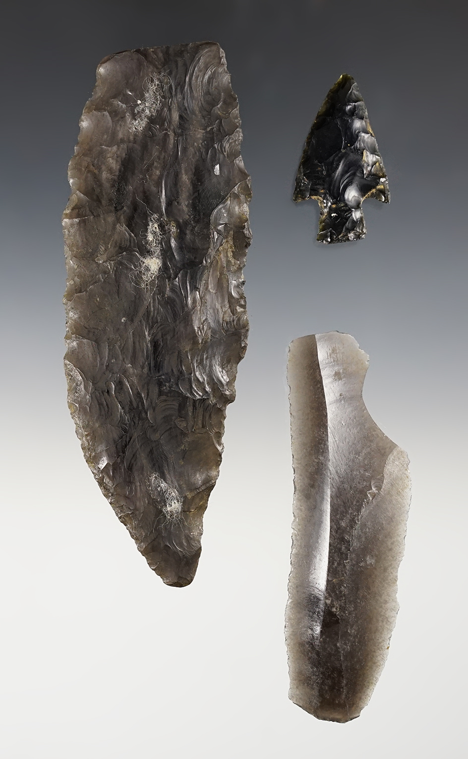 Set of 3 Mexico Blades and 1 point. The largest is a 6" blade that is broken at one end.