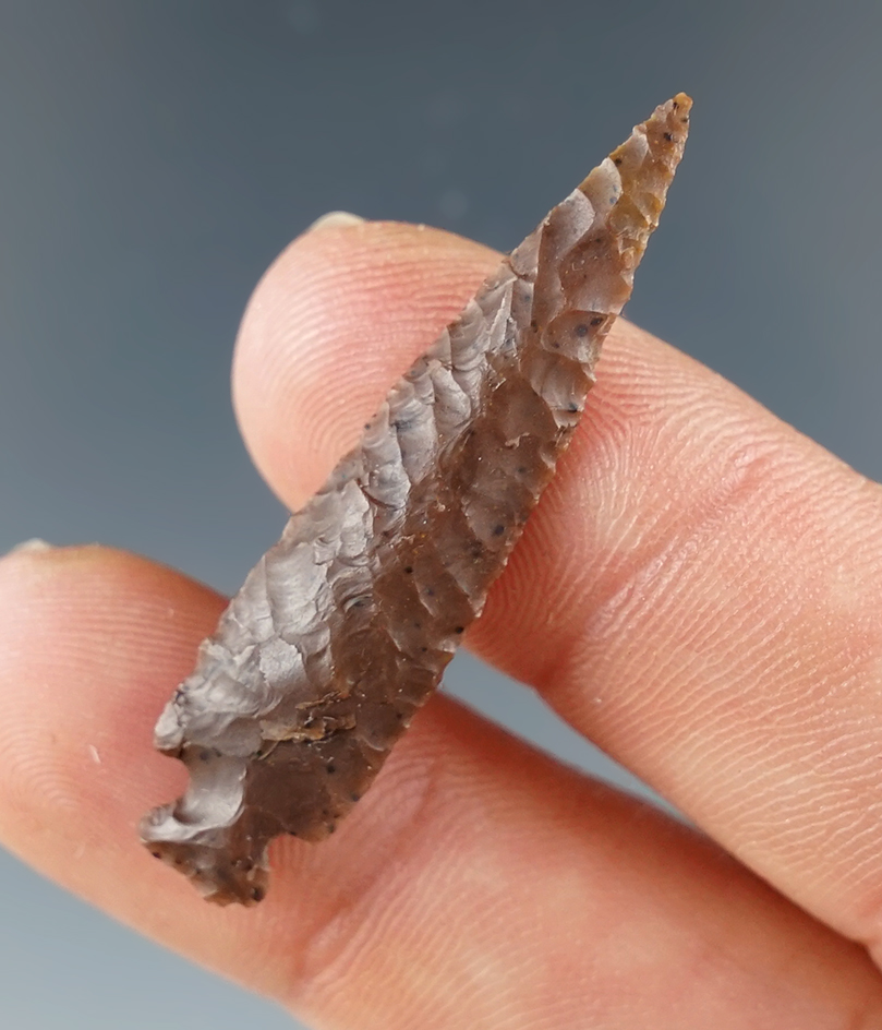 Incredible flaking on this exceptionally thin Rose Springs - Hood River, Oregon. Slight curve