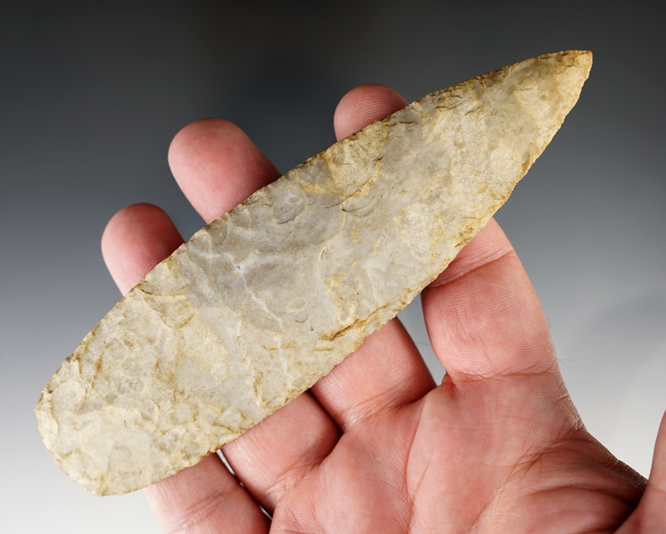 5 3/4 " Well styled Blade made from nice material, found in Illinois.