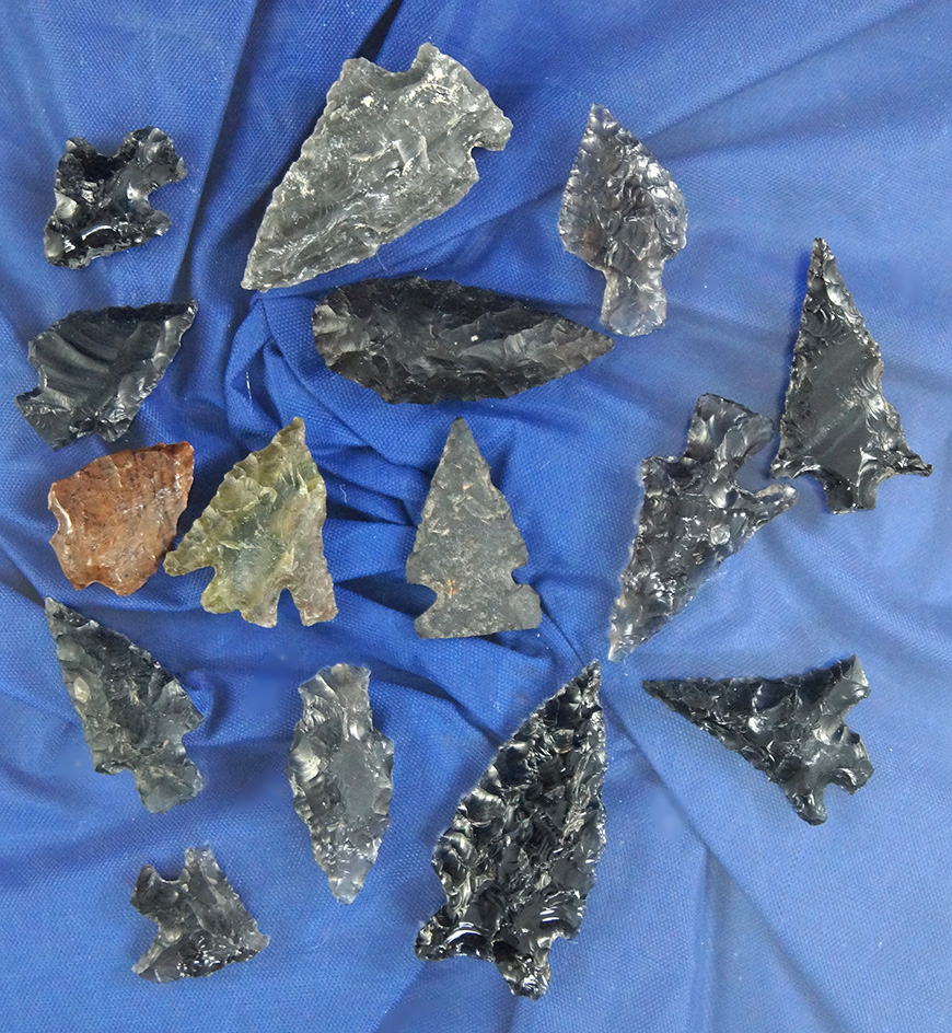 Set of 14 Obsidian Arrowheads found in Oregon, largest is 1 1/4".
