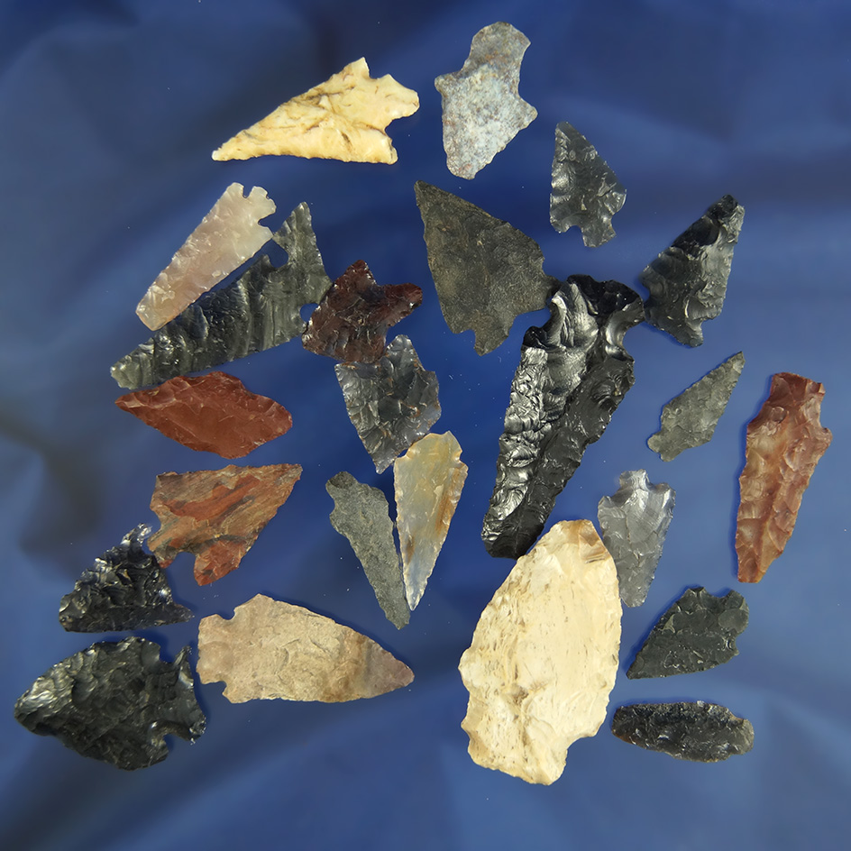 Group of 23 assorted Oregon Arrowheads, largest is 1 3/4".