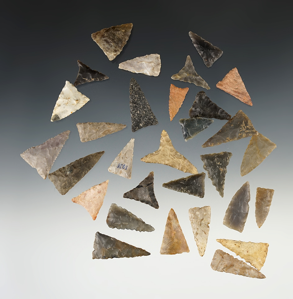Set of 30 Mississippian Triangle Points found in the Midwest that are in nice condition.