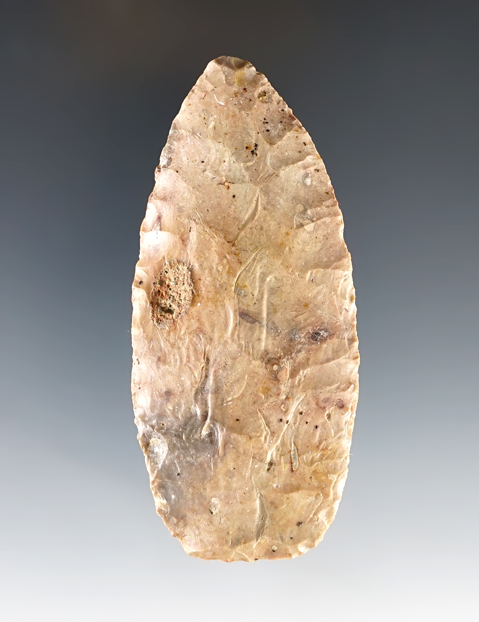 Excellent flaking and style on this 3 1/4" Blade that is well patinated. Found in Scioto Co., Ohio.