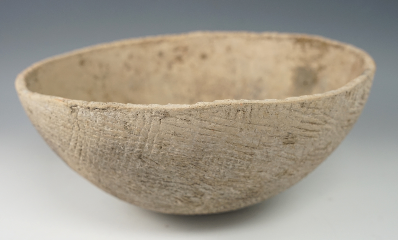 8 3/4" wide nicely styled pottery bowl found near New Hamburg, Erie Co., New York.