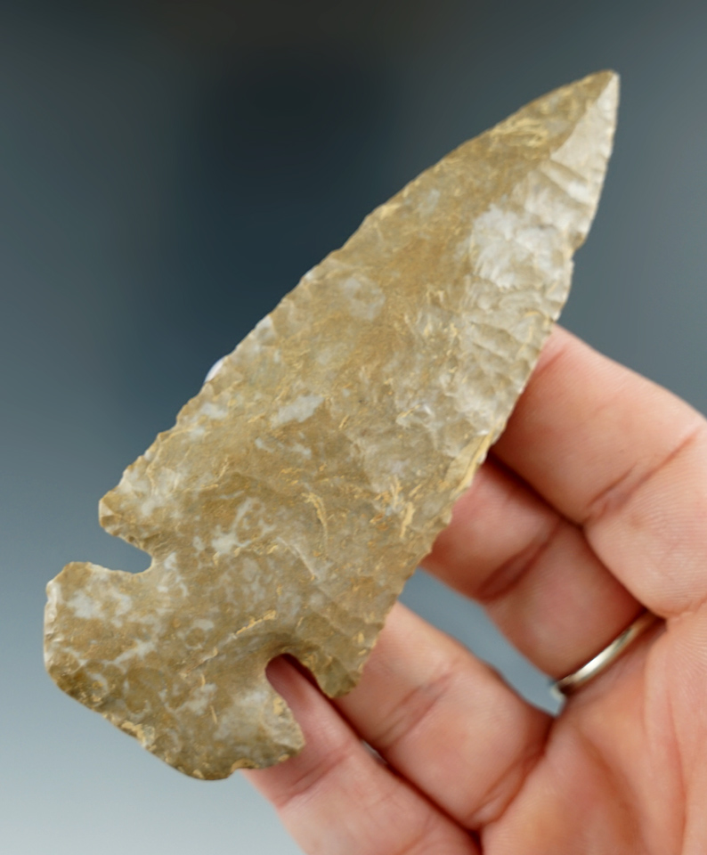 Excellent style on this 3 13/16" Dovetail made from Fort Payne chert found in Kentucky.