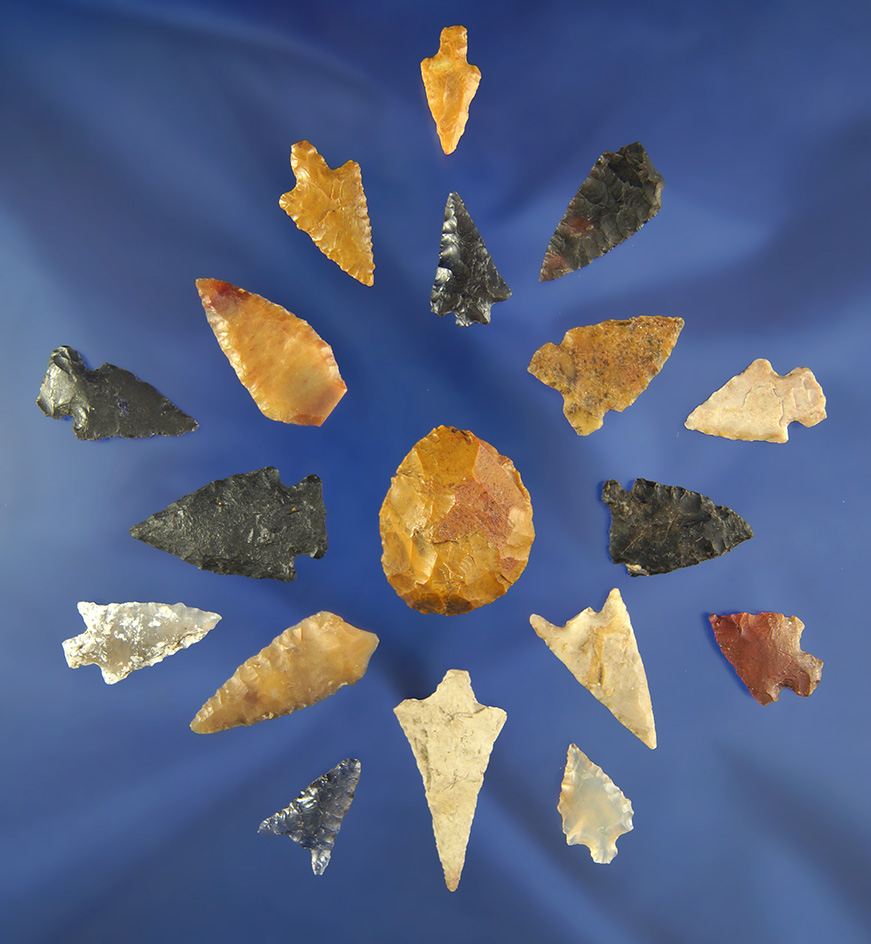 Group of 18 assorted Columbia River arrowheads, some have damage. Largest is 1 1/4".