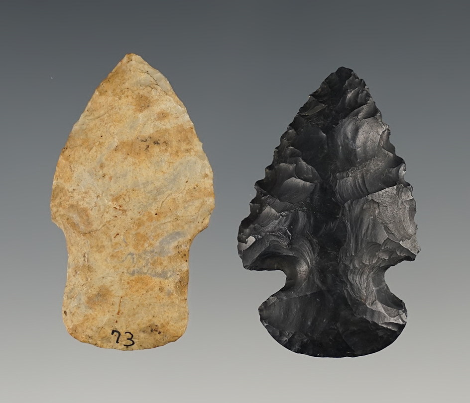 Pair of nicely made Ohio points in excellent condition. The largest is 1 7/8".