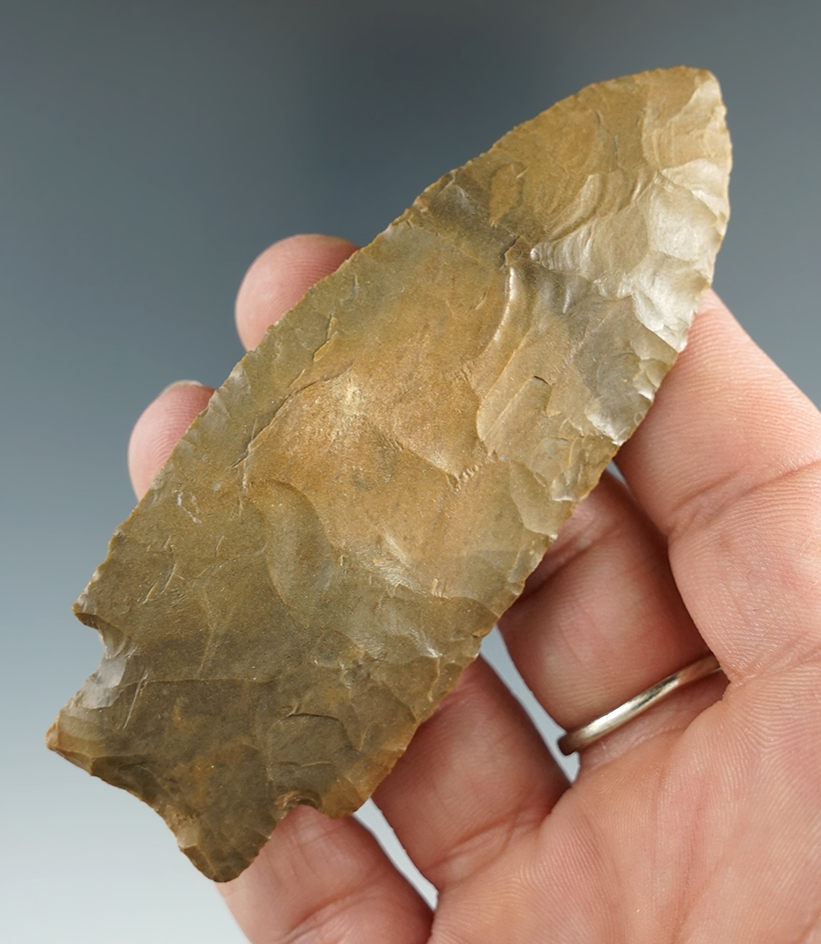 3 9/16" Benton that is nicely flaked found in Tennessee.